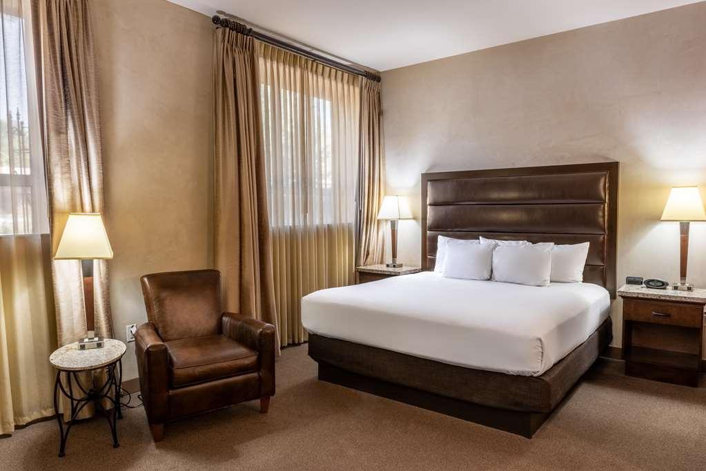 Drury Plaza Hotel In Santa Fe Room photo